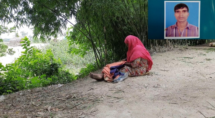 শহীদ ছেলের কবরপানে চেয়ে দিন কাটে মায়ের